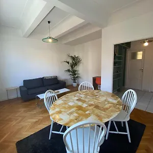 https://charmant-2-pices-hypercentre-proche-mer.fr-provencehotel.com