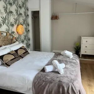 https://apartamentos-maribel-malaga.es-andalucia.com